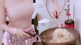 要是娶了这么个漂亮女人味十足的美女，今生还有什么理由闲下来