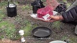 朋友把12cm厚的牛肉直接放锅煎，一煎就是7小时，开盖流口水