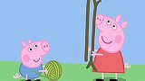 小猪佩奇：佩奇和乔治找来了绳子和棍子，用来做稻草人