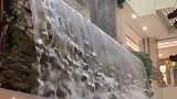 换个角度看瀑布