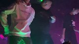 唯有蹦迪解千愁 灵魂舞者 也是个小摇子了