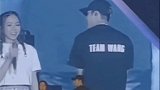 邓紫棋演唱会，疑似紫棋的男朋友现场超恩爱