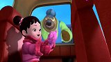 熊出没：熊二逗小女孩开心，小女孩爸爸看到吓坏了！以为是坏人！