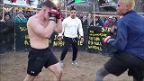 激烈的街头格斗，像蟒蛇一样绞杀对手，比专业MMA比赛还精彩