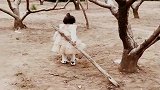 不愧是母老虎教出来的，闺女家伙一上手，这气势谁与争锋！