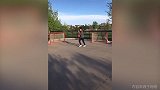 小伙子这篮球玩的很有魔性啊！结尾太亮了