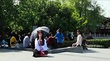 元气女孩独自一人, 大胆在街头即兴表演, 古风音乐太好听了