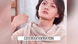 网友曝贾玲台前幕后反差大，私下做事认真严肃，在她的剧组女演员可以坐箱子