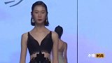 修长的黑色纱裤，印纹优美，魅力四射！