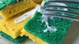 糕点师傅制作蛋糕太逼真