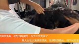 黑人女性大波浪很漂亮，没想到是接的，拆下长发更美了