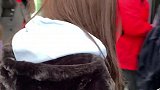 鞠婧祎被人包围啦