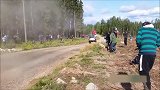 等车一小时，看车五秒钟！