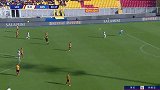 第31分钟热那亚球员潘德夫进球 莱切0-1热那亚