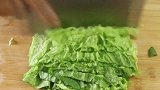 入秋后，这菜是个宝，钙是鸡肉的9倍，拿来包饺子，实在太香了