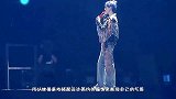 李宇春最适合中性风的女星！衬衫叠穿白T恤活力十足，桀骜不驯