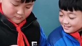 中奖了！小学生抽到“免写作业”大声尖叫