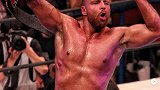 昨日安布罗斯首秀新日摔 还成功夺取了IWGP全美冠军