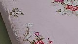 网友拍摄家里的花床单