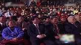 小品《旧歌新曲》，郭冬临用吉他半凑唱的那些歌，观众掌声不断