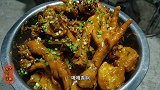 「东北大鹏」正经东北农村《铁锅烀饼》火大了点，女婿：有点甜