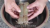 椒盐皮皮虾不用去饭店吃，配料和做法很简单，学会您也是大厨