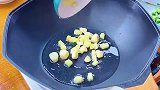 酸菜鸡的家常做法，步骤详细，软烂鲜香下酒又下饭