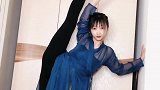 汉服小姐姐表演才艺，一字马绝活真到位！