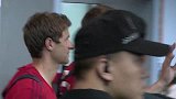 足球-15年-拜仁赴天河挑战恒大 热情球迷疯狂接机-新闻