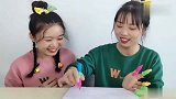 叫声“逗笔”别生气，没想能吃能写还能戴手指，俩美女太有意思了