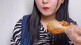 麦当劳可以实现炸鸡可乐自由啦，真的太哇塞了，快去组队薅羊毛心动餐厅美食
