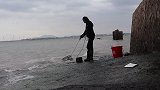 渔妹收蟹笼直接爆网，昂贵青蟹都留下当诱饵，果然猎物不简单