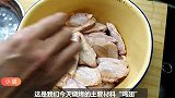 在家也可以吃烧烤，用一个平底锅就可以搞定，做了还几盘不够吃