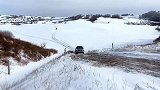 雪地爬坡，这操控性也不能差