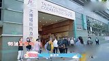 香港消费是真贵，一只鸡200块，陈小春付款连眼都不带眨的