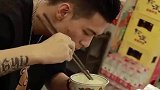 被雨淋过的人，就想给别人撑把伞