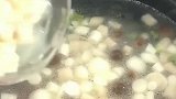 冬季最火的砂锅食谱大全：第十道，美味菌菇豆腐汤