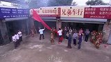 混混来修车厂闹事，不料来了位大爷，老大立马跪地求饶