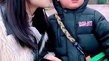 妈妈总是忍不住，想亲亲儿子