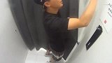 大闹更衣室