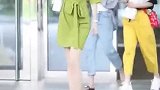 街拍漂亮美女小姐姐又瘦又高挑，时尚美女街拍
