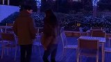 李多海与好友大跳蒙古舞，俩人配合不默契超级尴尬