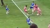 真的太拼了！梅西中场倒地放铲拦截拿到球权！