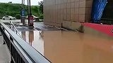 不愧是高档小区，看地下车库就知道了