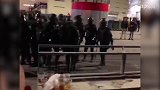 英超-1718赛季-令人愤怒！阿森纳球迷客场遭遇西班牙警察暴力执法