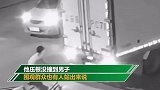 男子骑着三轮车撞货车碰瓷倒地哭喊要赔偿 已被拘留