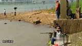 湘江边、水泥墩上成了钓友们野钓乐园，随意而坐感受上鱼的乐趣