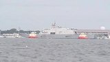 军舰驶离佛罗里达州梅波特海军基地，有伯克级和濒海战斗舰
