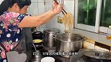 福建莆田特色豆浆炒，90后小哥日磨500斤豆浆炒米粉，粉丝细如发