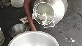 大妈卖“奶茶”小吃，5元1份一天卖5000